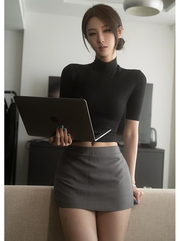 タートルネック　レディース　半袖　 すっきり美シルエット　半袖薄手インナーシャツ