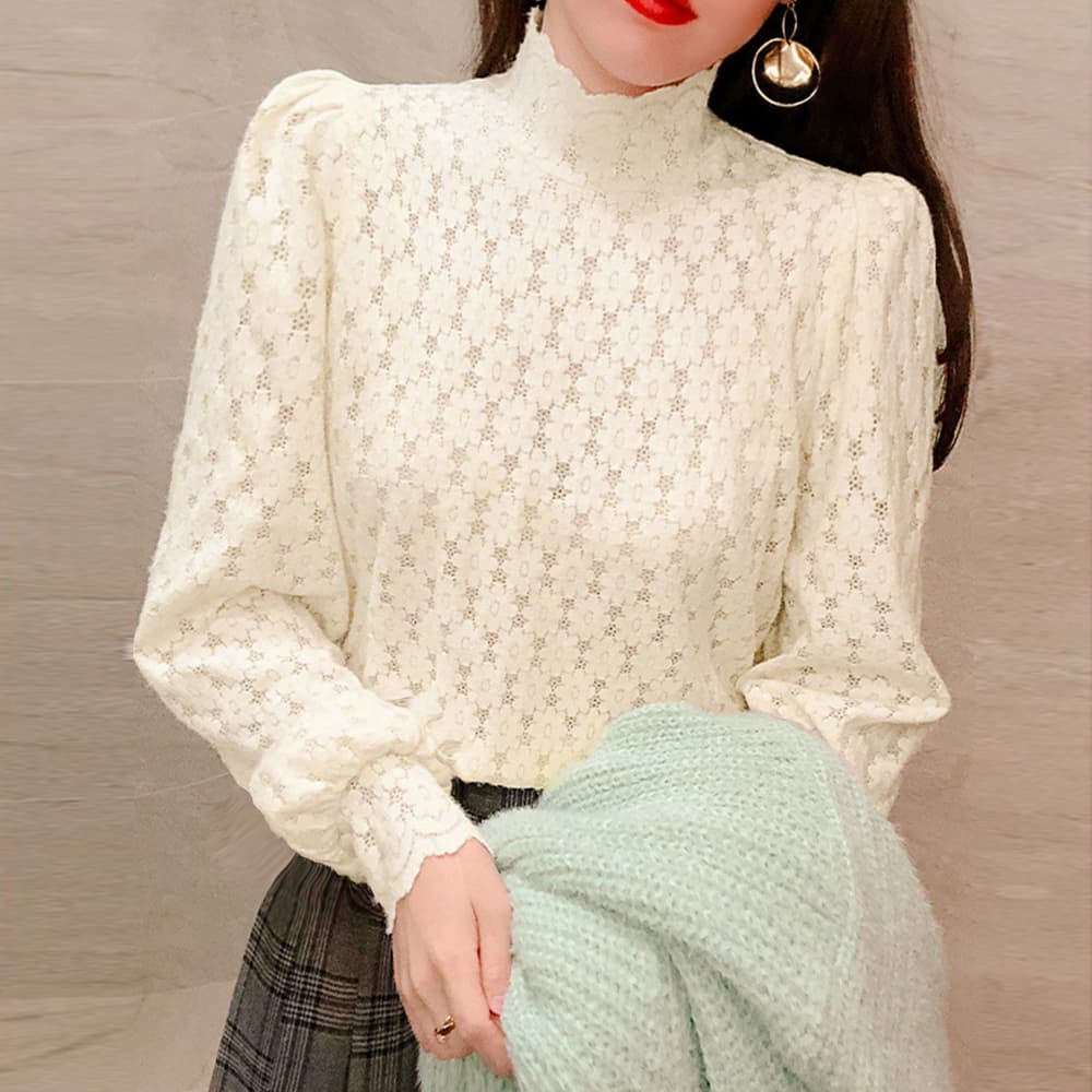 透かし編み小花柄タートルネックシャツ