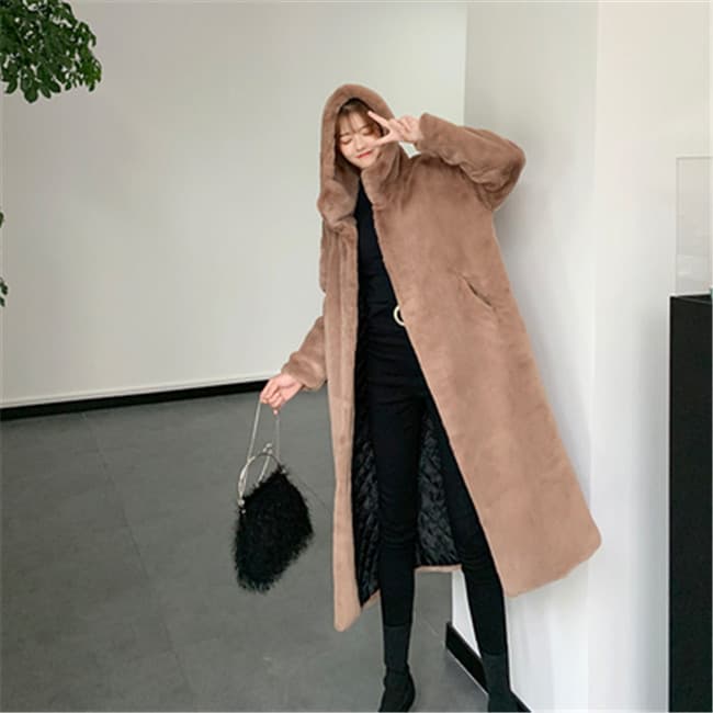 もこもこボリュームフード付きロングコート