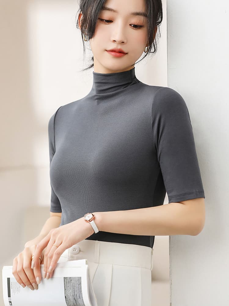 タートルネックなめらか素材半袖インナー