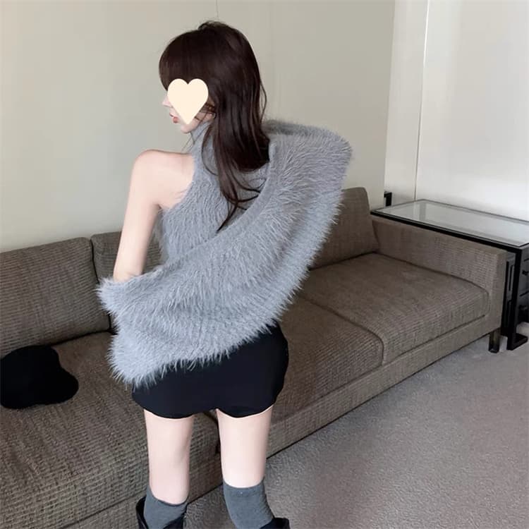 【骨格ウェーブ向け】ふわふわファー素材ショート丈タートルネックセーター｜モードニット