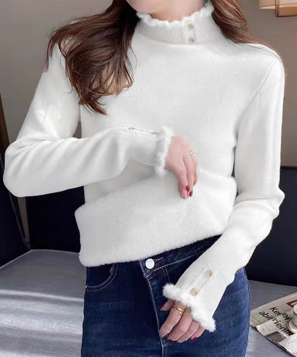 【骨格ストレート】ファー装飾ボタン付きタートルネックニットセーター