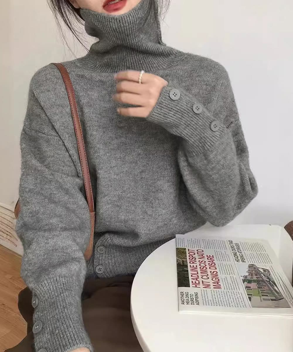 【骨格ナチュラル】袖口ボタンデザインゆったりタートルネックセーター