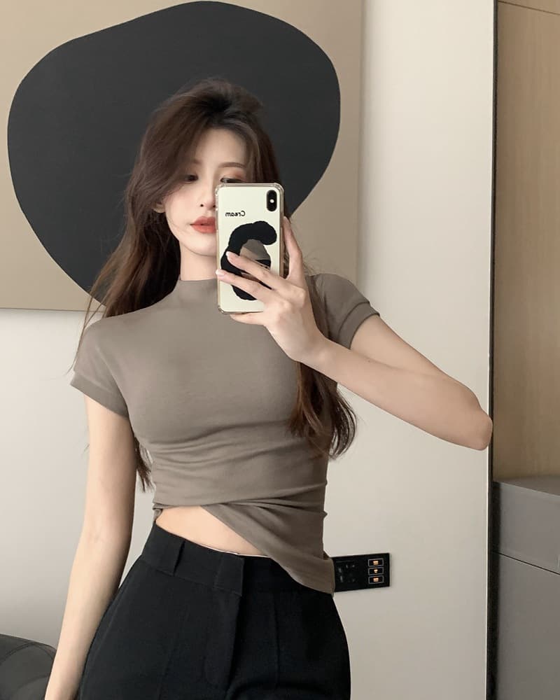 タートルネック レディース　半袖　薄手 なめらか素材 半袖 　定番シリーズ