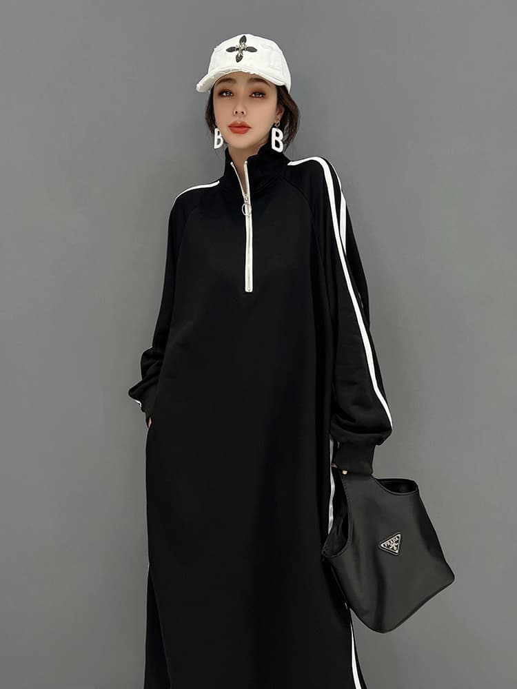 タートルネックライン入りロングワンピース