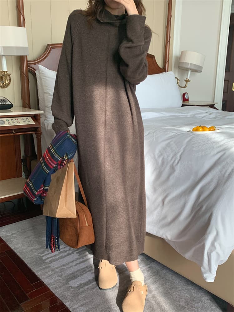 ゆったりニット素材タートルネックロング丈ワンピース