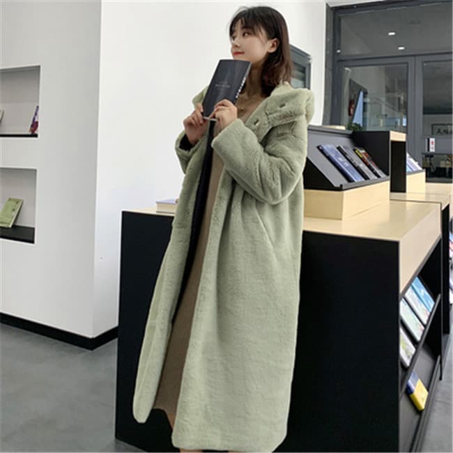 もこもこボリュームフード付きロングコート