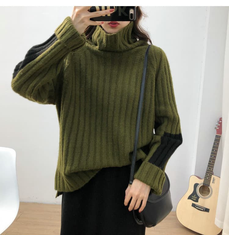 配色切替リブ編みゆったりタートルネックセーター