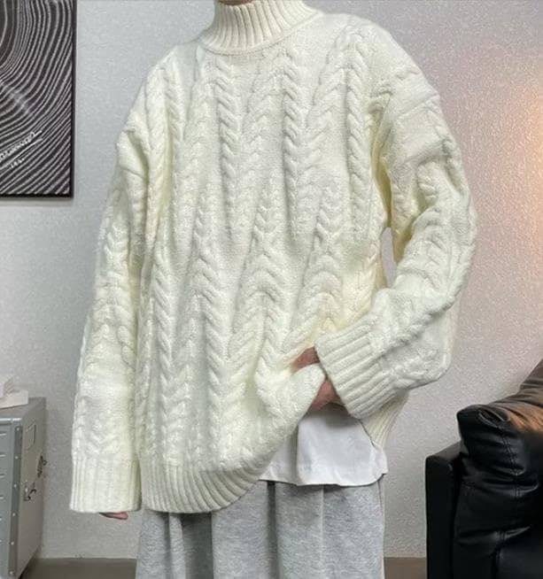 ケーブル編み立体柄タートルネックセーター