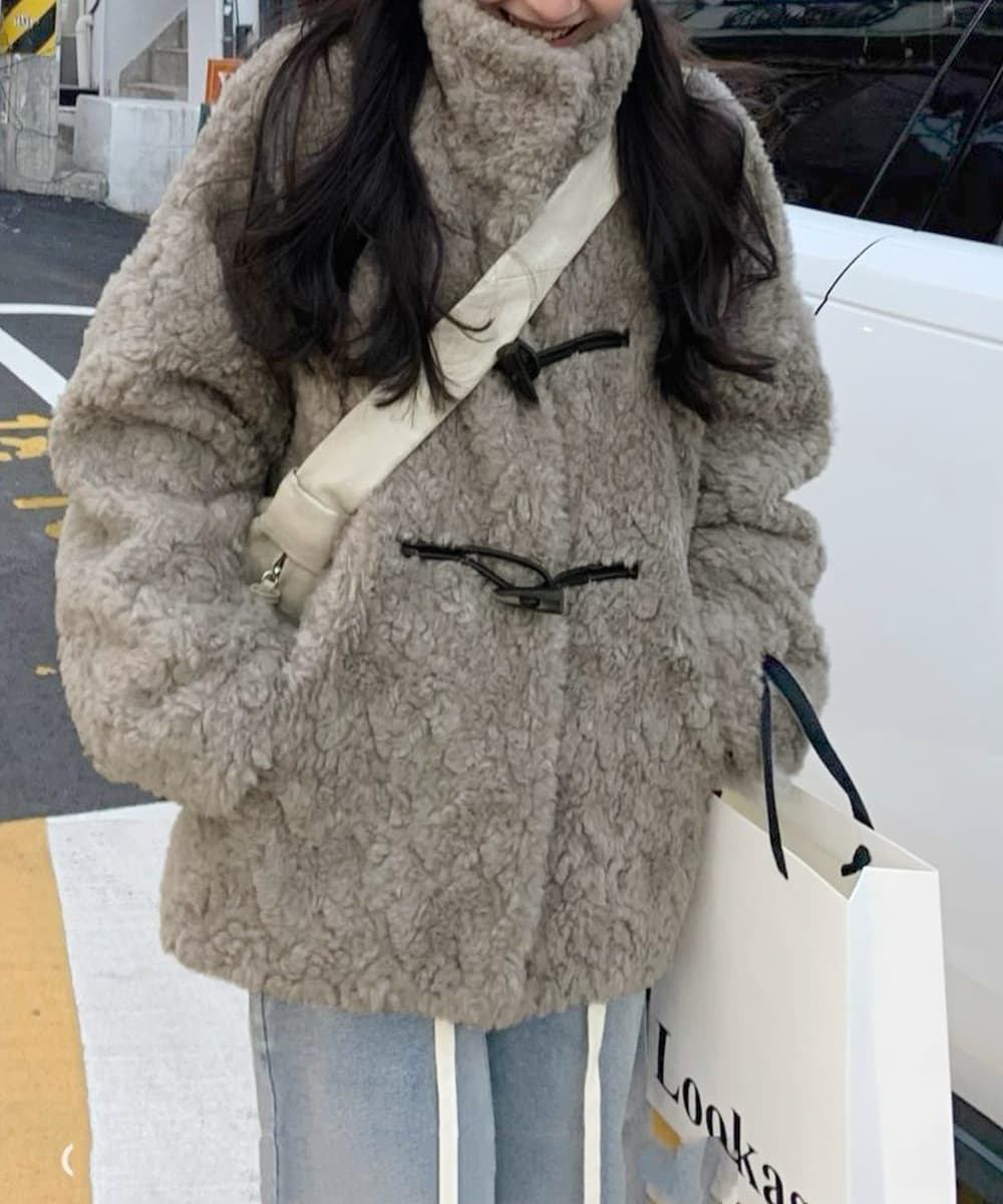 もこもこボア素材タートルネックジャケット レディース M L
