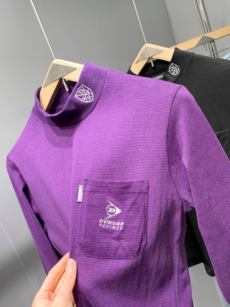 胸ポケット付きワンポイント刺繍タートルネック